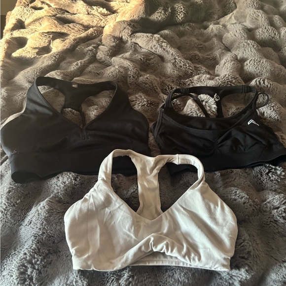 Lot of 3 XS sports bras. Oner active soft motion and free people. - Picture 2 of 10